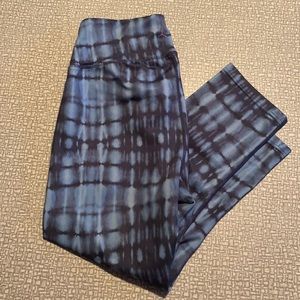 NWOT Danskin Capri Capri Length Yoga Pants